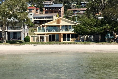 Sandy Beach House Corlette Unit 1 Waterfront WI-FI Aircon - Accommodation Great Ocean Road 0