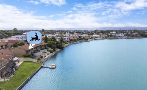 Stunning Lake View Townhouse-Dream Staycation - Accommodation Great Ocean Road 0