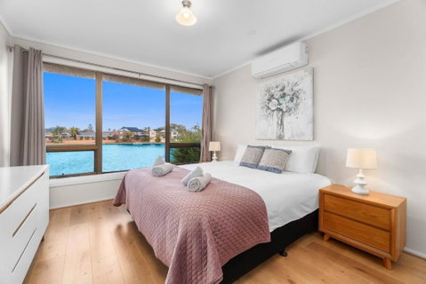 Stunning Lake View Townhouse-Dream Staycation - Accommodation Great Ocean Road 1