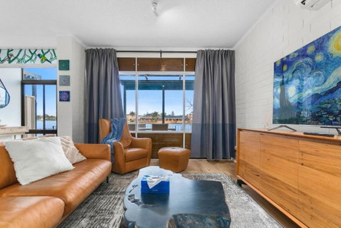 Stunning Lake View Townhouse-Dream Staycation - Accommodation Great Ocean Road 3