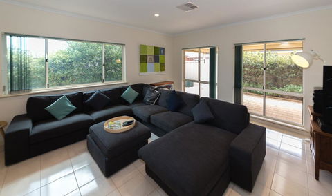 Beachside At Normanville - 7 Ronald Street - Accommodation Great Ocean Road 0