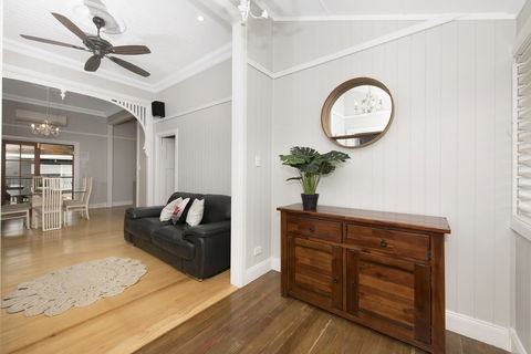 Beautiful Queenslander - Accommodation Great Ocean Road 3