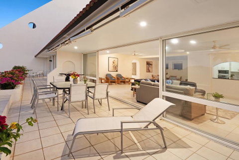 Bella Azure Two Bedroom Two Bathroom Spacious Ocean-view Apartment With Golf Buggy - Accommodation Great Ocean Road 2