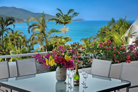 Bella Azure Two Bedroom Two Bathroom Spacious Ocean-view Apartment With Golf Buggy - Accommodation Great Ocean Road 0