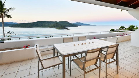 Bella Vista E9 - Ocean View Spacious 2 Bedroom With Golf Buggy - Accommodation Great Ocean Road 2