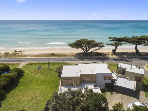 Blue Sea - Accommodation Great Ocean Road 1
