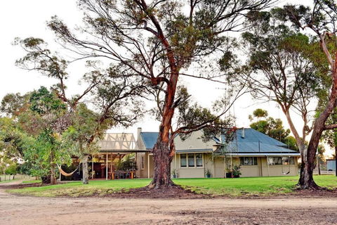 The Jetty House - Lake Frontage Barmera Riverland - Accommodation Great Ocean Road 0