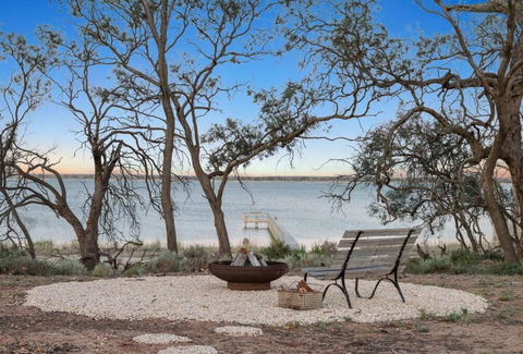 The Jetty House - Lake Frontage Barmera Riverland - Accommodation Great Ocean Road 2