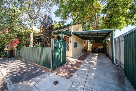 The Spotted Cow,city Fringe,pet Friendly-Free Wine - Accommodation Great Ocean Road 1