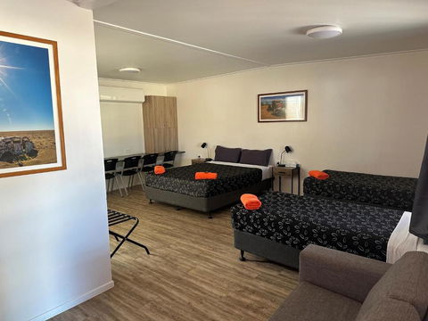 Winton Outback Motel - Accommodation Great Ocean Road 0