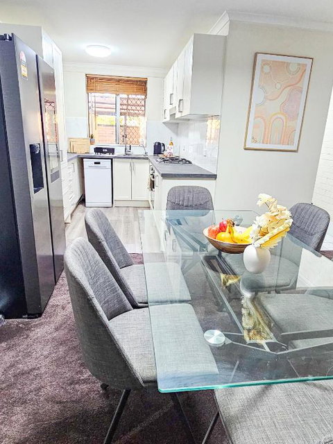 Queen Of The Desert Villa Secure & Gated 2 Bdrm Home - Accommodation Great Ocean Road 0