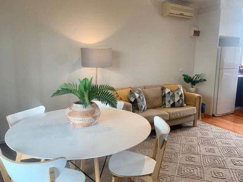 Windsor Prahran Sunny Spacious 1 Bed With Sunroom - Accommodation Great Ocean Road 3