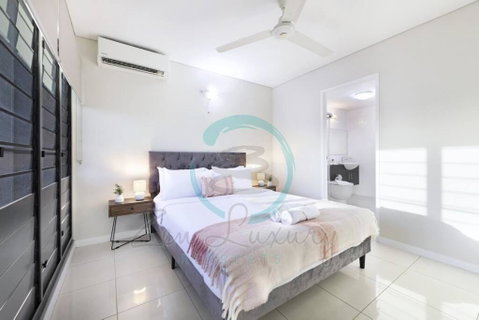 Zen On Stuart: 3-BR Penthouse Pad + Pool + BBQ - Accommodation Great Ocean Road 1