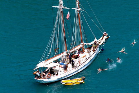 Whitehaven Beach Sailing And Snorkeling Cruise - Accommodation Great Ocean Road 3