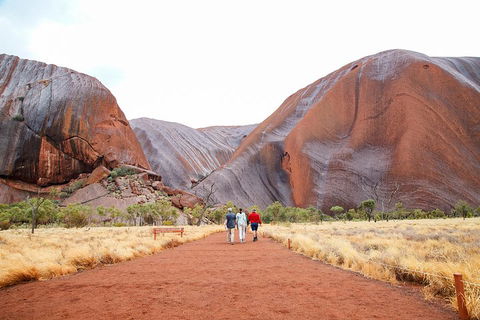 2-Day Uluru (Ayers Rock) And Kata Tjuta Trip From Alice Springs - Accommodation Great Ocean Road 1